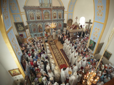 Божественная Литургия в Воскресенском храме города Дисны Божественная Литургия в Воскресенском храме города Дисны
